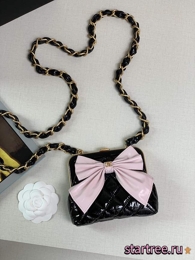 Chanel Chain Clutch Lacquered Nappa & Gold-Tone Metal Black and Pink - 1