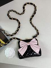 Chanel Chain Clutch Lacquered Nappa & Gold-Tone Metal Black and Pink - 1