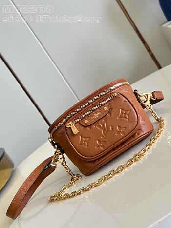 Louis Vuitton Mini Bumbag M82208-17*15*9CM