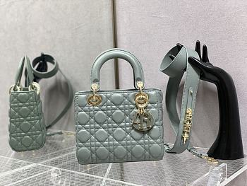 Christian Dior Small Lady Dior 01- 20x16.5x8cm