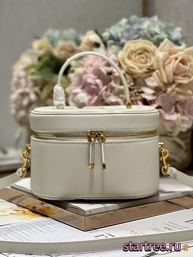 Christian Dior Medium CD Signature Vanity Case White 001 - 1