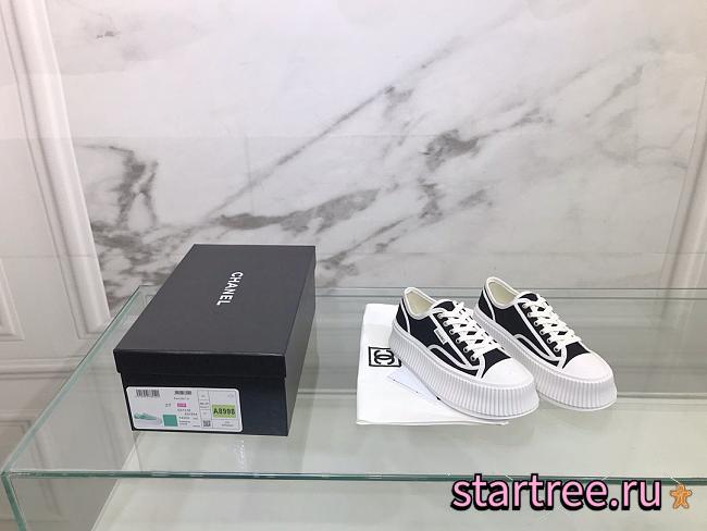 Chanel Sneakers 010 - 1