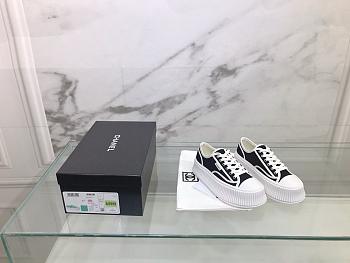 Chanel Sneakers 010
