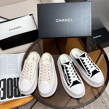 Chanel Sneakers 011