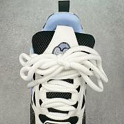 Louis Vuitton Sneakers 016 - 3