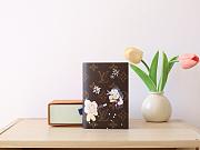 Louis Vuitton Passport Snow Show M12237-14*10*2.5CM - 1