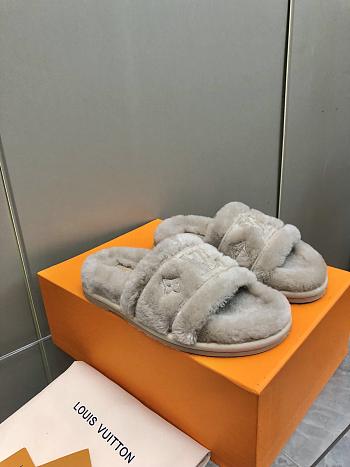 Louis Vuitton Slippers 006