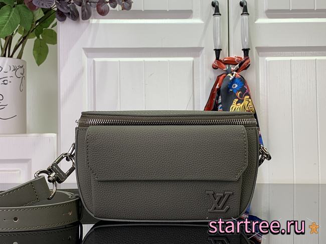 Louis Vuitton Pilot Aer M83563 Green For Men-20*12*5.5CM - 1