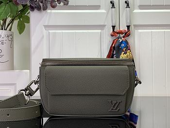 Louis Vuitton Pilot Aer M83563 Green For Men-20*12*5.5CM