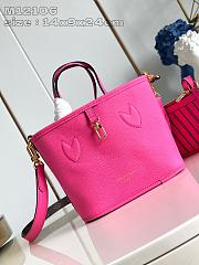 Louis Vuitton REVERSIBLE Neverfull Bandoulière Inside Out BB M12106 - 4