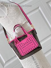 Louis Vuitton REVERSIBLE Neverfull Bandoulière Inside Out BB M12106 - 2