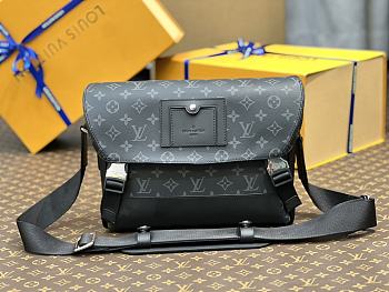 Louis Vuitton Messenger Voyager Bag-33x 22.5x11cm