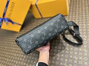 Louis Vuitton Messenger Voyager Bag-33x 22.5x11cm - 4