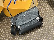 Louis Vuitton Messenger Voyager Bag-33x 22.5x11cm - 3