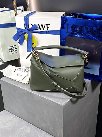 Loewe Small Puzzle In classic calfskin-24cm