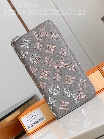 Louis Vuitton Wallet M82647-19*10*2.5cm