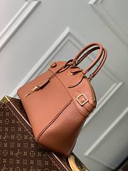 Louis Vuitton Lock It MM M22925-36*29*15CM - 5