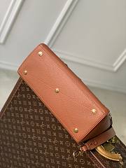 Louis Vuitton Lock It MM M22925-36*29*15CM - 3