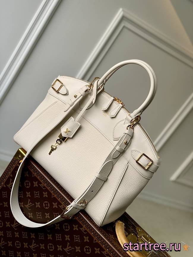 Louis Vuitton Lock It MM M23061-36*29*15CM - 1