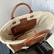 Chanel Shopping Bag in Brown Calfskin-38cm - 3