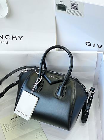 GIVENCHY Small Antigona bag in Box leather-23*27*13cm