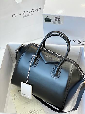 GIVENCHY Medium Antigona bag in Box leather-28*34*25cm
