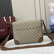 Gucci GG Emblem medium crossbody bag Brownfor Men-29x23x7.5cm - 5