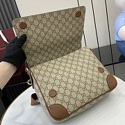 Gucci GG Emblem medium crossbody bag Brownfor Men-29x23x7.5cm - 3