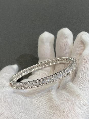 Van Cleef Arpels Bracelet 005