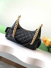 Chanel Shiny Lambskin Quilted Small CC Hobo Black-22x31x15cm - 4