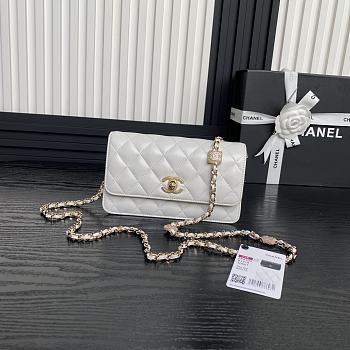 Chanel Clutch with Chain Lambskin Gold-Tone Metal White-11×18×5.5cm