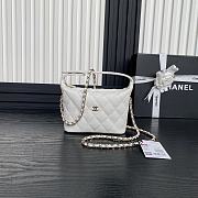 Chanel 25C White Caviar Hobo Clutch- 21.5×19×6cm - 1