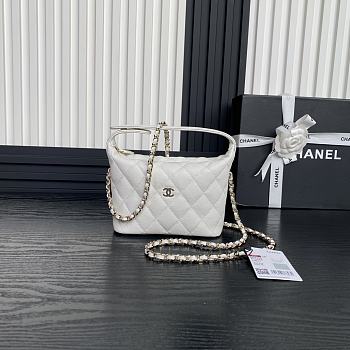 Chanel 25C White Caviar Hobo Clutch- 21.5×19×6cm