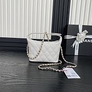 Chanel 25C White Caviar Hobo Clutch- 21.5×19×6cm - 4