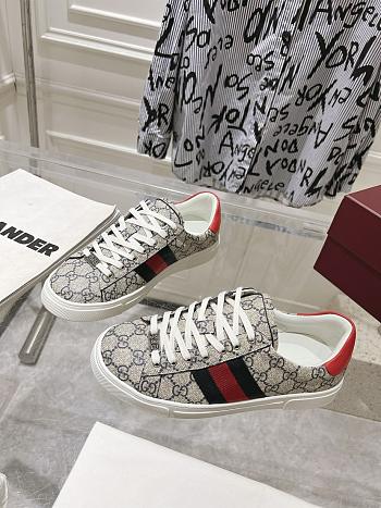 Gucci Sneakers 011