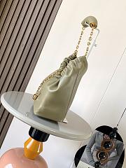Lowe Small Squeeze bag in mellow nappa lambskin-29cm - 4