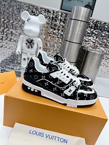 Louis Vuitton Sneakers 021