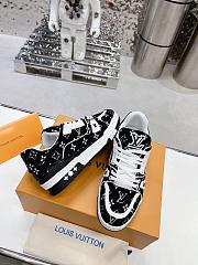 Louis Vuitton Sneakers 021 - 3