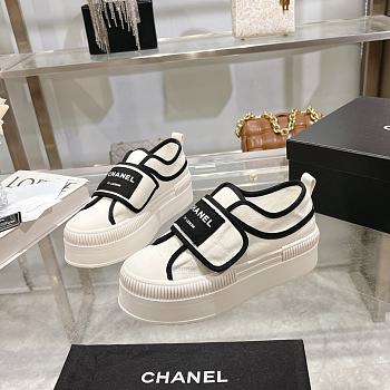 Chanel Sneakers 016