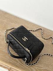 Chanel 25C Vanity Top Handle 17cm Black - 4