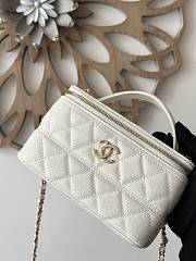 Chanel 25C Vanity Top Handle 17cm White - 3