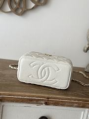 Chanel 25C Vanity Top Handle 17cm White - 2