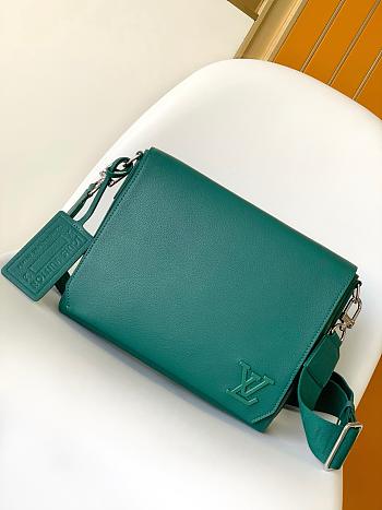 Louis Vuitton Takeoff Messenger LV Aerogram Green - Men