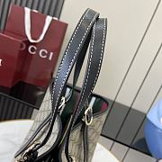 Gucci Emblem large tote bag beige and black-38x25x15cm - 2