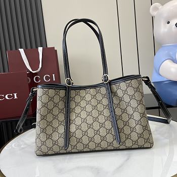 Gucci Emblem medium tote bag beige and black-30cm