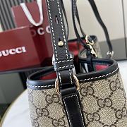Gucci Emblem medium tote bag beige and black-30cm - 4