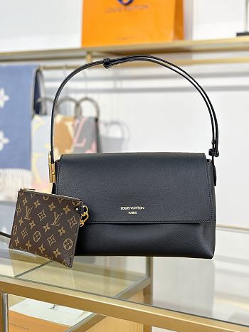 Louis Vuitton Low Key Messenger18 Black-30*18*12CM