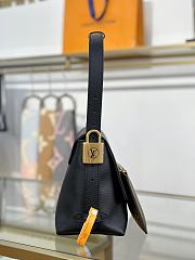 Louis Vuitton Low Key Messenger18 Black-30*18*12CM - 4