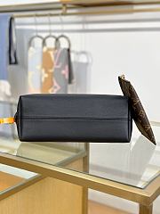 Louis Vuitton Low Key Messenger18 Black-30*18*12CM - 2