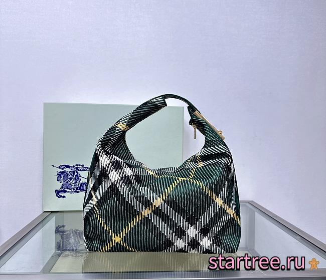 Burberry Medium Peg Duffle Bag- 28 x 16.5 x 33.5cm - 1